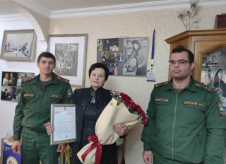 Доктору филологических наук, профессору кафедры журналистики, кавалеру ордена «Ахьдз-Апша» третей степени Бебия Е. Г.