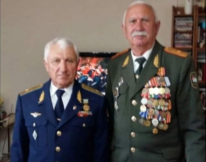 Министр обороны, генерал-полковник Владимир Ануа поздравил военачальников с днем рождения...
