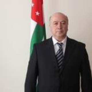 Чрезвычайному и Полномочному Послу Республики Абхазия в Республике Южная Осетия Елбакиеву А. М.