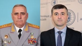 Аԥсны Атәылахьчара аминистр, аинрал-полковник Владимир Ануа Аԥсны Аҳәынҭқарра Адәныҟатәи аусқәа рминистр и.н. Иракли Ҭыжәба дидныҳәалеит